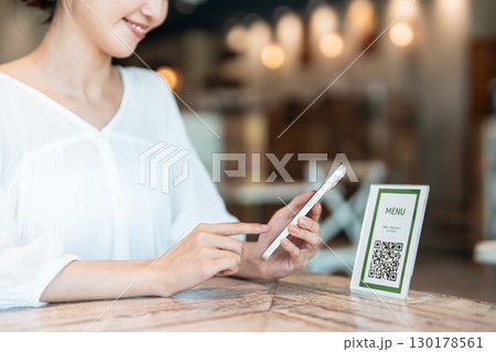 QRコード決済 キャッシュレス スマホ QRコード決済 キャッシュレス スマホ 130178561