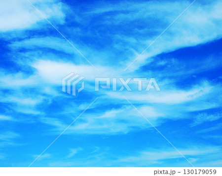 真夏の青空の様々な風景 130179059