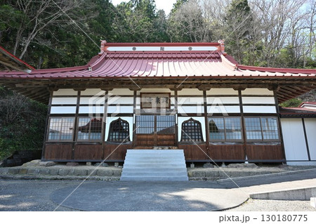 湖雲山洞泉寺　日本一の観音像（福島県） 130180775