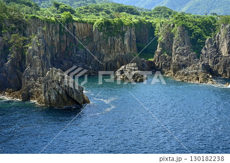 佐渡島の尖閣湾 130182238