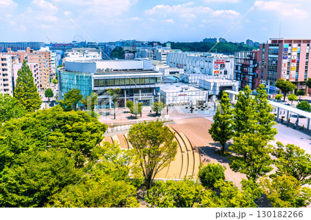 日本の横浜都市景観　地下鉄　センター南駅などを望む。左奥はセンター北駅＝令和7年8月24日 130182266
