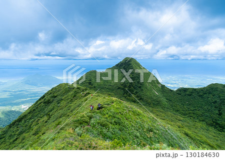 【日本百名山】大山ユートピアコース ユートピア小屋への登山道から見た三鈷峰1 鳥取県西伯郡大山町 【日本百名山】大山ユートピアコース ユートピア小屋への登山道から見た三鈷峰1 鳥取県西伯郡大山町 130184630
