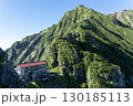 北アルプス険しい山並みと八峰キレット小屋 130185113
