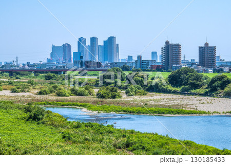 日本の東京都市景観8月19日…多摩川や川崎・武蔵小杉駅前のタワーマンション群など望む=令和7年 日本の東京都市景観8月19日…多摩川や川崎・武蔵小杉駅前のタワーマンション群など望む=令和7年 130185433