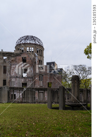 太平洋戦争中に原子力爆弾によって破壊された建築物 130185593