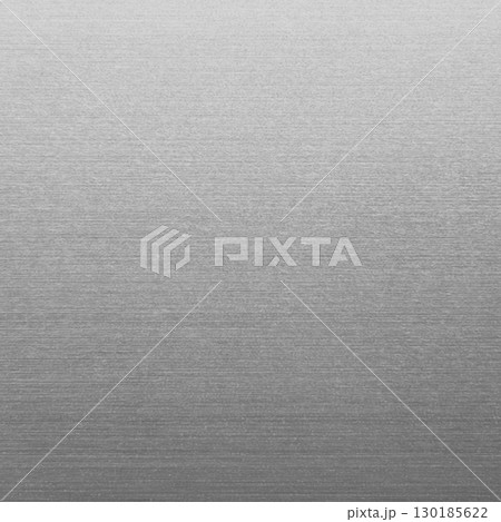 明るい銀色に輝くヘアライン仕上げのテクスチャ素材の正方形の背景画像b 130185622