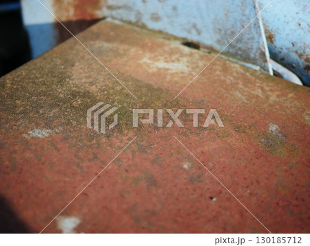 錆びた鉄板　侘び寂びが詰まっている　素敵な時の刻み方　コピースペース 130185712