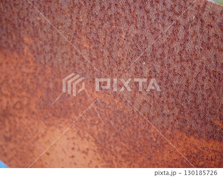 錆びた鉄板　侘び寂びが詰まっている　素敵な時の刻み方　コピースペース 130185726