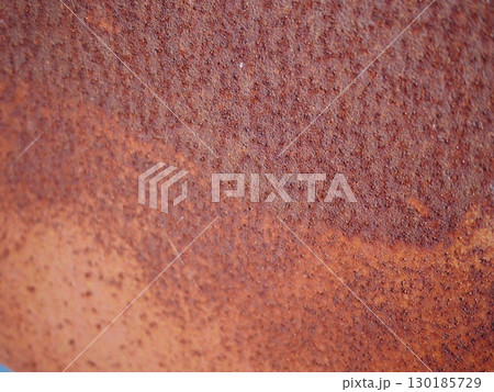 錆びた鉄板　侘び寂びが詰まっている　素敵な時の刻み方　コピースペース 130185729