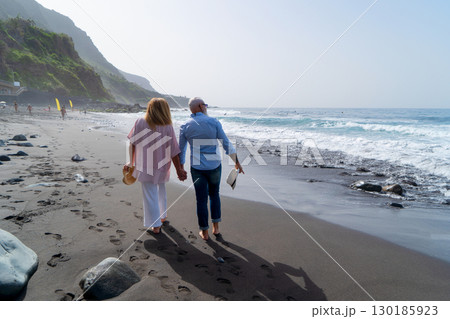 lifestyle with caucasian senior couple 130185923