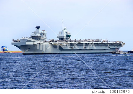 インド太平洋地域の平和維持へ… 東京港に入港する英国海軍・空母『プリンス・オブ・ウェールズ』 130185976
