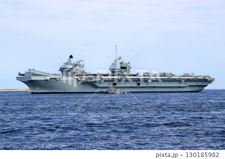 インド太平洋地域の平和維持へ… 東京港に入港する英国海軍・空母『プリンス・オブ・ウェールズ』 130185982