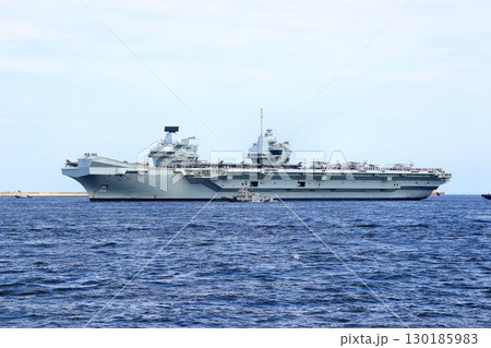 インド太平洋地域の平和維持へ… 東京港に入港する英国海軍・空母『プリンス・オブ・ウェールズ』 130185983
