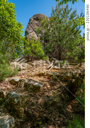 摩尼山　立岩と帝釈天像　鳥取県鳥取市 130186490