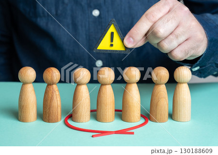 Identify the risk group. Vulnerable population group exposed to risk. Epidemic. Difficult economic situation, unemployment, social inequality, public health crisis 130188609