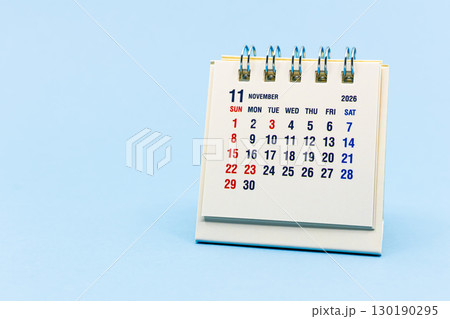 2026年11月カレンダー　水色背景 130190295