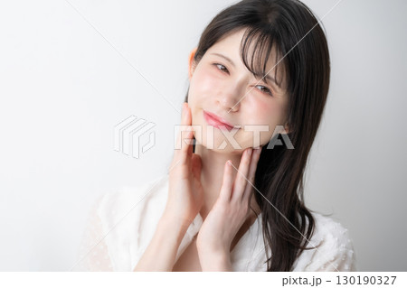 女性　ビューティー　スキンケア	 130190327