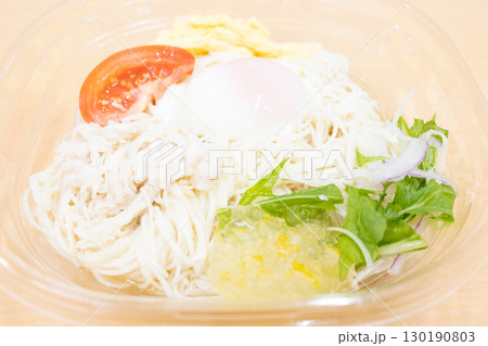 夏の味覚、コンビニの美味しい温泉玉子のせ素麺 130190803