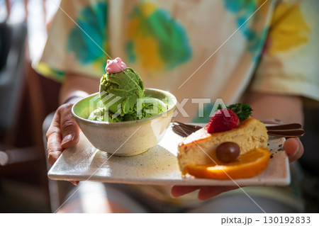 Matcha green tea ice cream and cheesecake with fresh fruits 130192833