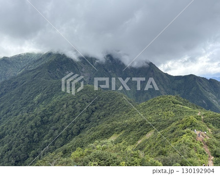 夏の谷川岳天神尾根から見た谷川岳登山道_谷川岳 130192904