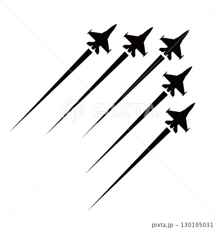 飛行機雲と戦闘機のシルエット,航空祭や大きなイベントでアクロバット飛行(フライオーバー)を披露する 飛行機雲と戦闘機のシルエット,航空祭や大きなイベントでアクロバット飛行(フライオーバー)を披露する 130195031