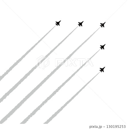 飛行機雲と戦闘機のシルエット,航空祭や大きなイベントでアクロバット飛行(フライオーバー)を披露する 飛行機雲と戦闘機のシルエット,航空祭や大きなイベントでアクロバット飛行(フライオーバー)を披露する 130195253