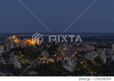 Medieval castle and village, Les Baux-de-Provence, Alpilles mountains, Provence, France Medieval castle and village, Les Baux-de-Provence, Alpilles mountains, Provence, France 130198104