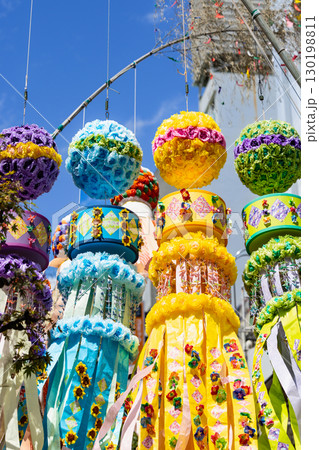 仙台七夕まつり　仙台七夕の七夕飾り 130198811