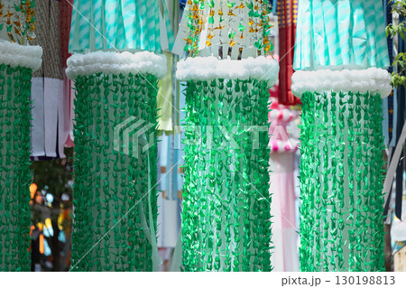 仙台七夕まつり　仙台七夕の七夕飾り 130198813