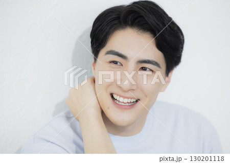 男性のポートレイト  130201118