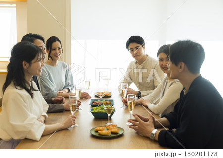 ホームパーティ    130201178