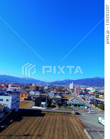 愛媛県西条市三津屋の街並み 130201207