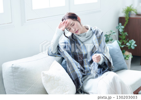 女性 頭痛 体調不良 女性 頭痛 体調不良 130203003