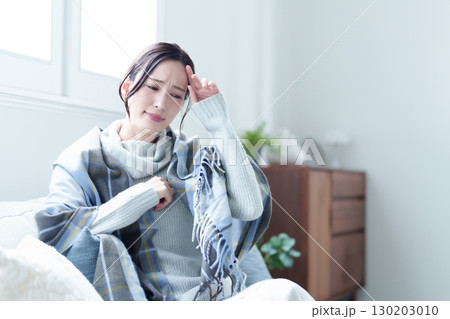 女性 頭痛 体調不良 女性 頭痛 体調不良 130203010
