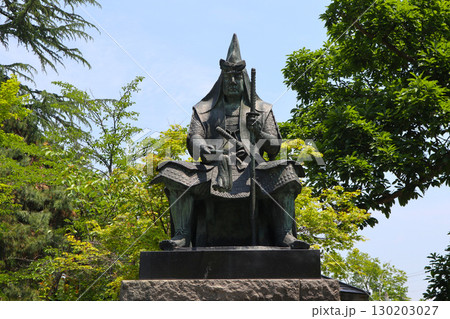 上杉神社にある上杉謙信の銅像 130203027