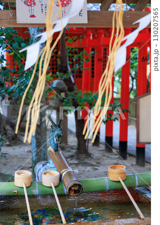 大阪府枚方市の意賀美神社のお手水 130207565