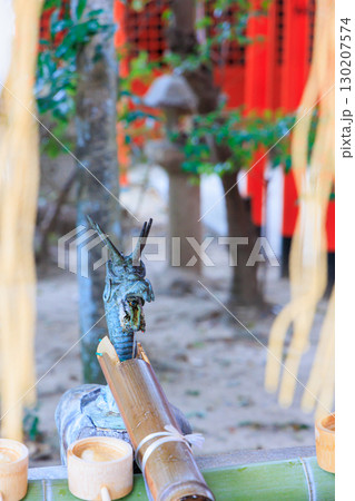 大阪府枚方市の意賀美神社のお手水 130207574