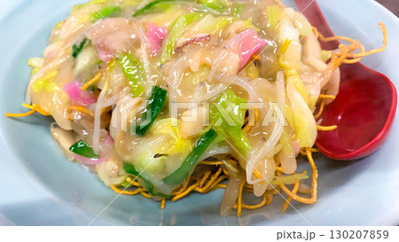 熱々の餡がかかったパリパリ麺 130207859