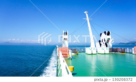 小豆島行きフェリーの風景 130208372