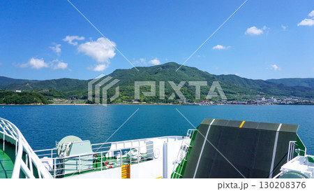 小豆島行きフェリーの風景 小豆島行きフェリーの風景 130208376
