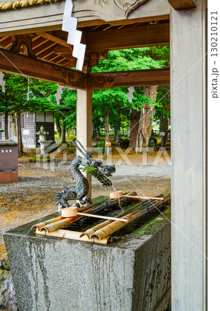 忍野八海 浅間神社（おしのはっかいせんげんじんじゃ）手水社 130210121