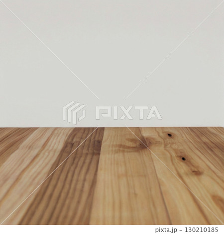 木製のテーブル 130210185