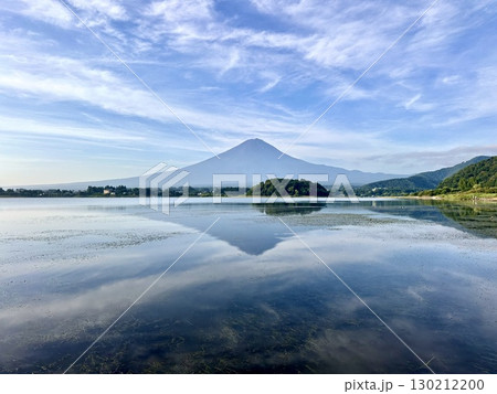 河口湖から見る夏の富士山 130212200