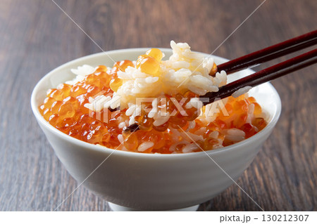 北海道の美味しいいくら丼 130212307