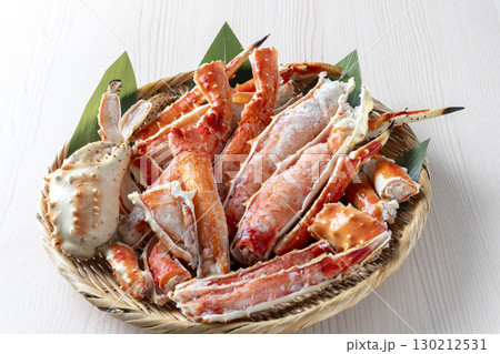 新鮮で美味しいタラバガニ 130212531
