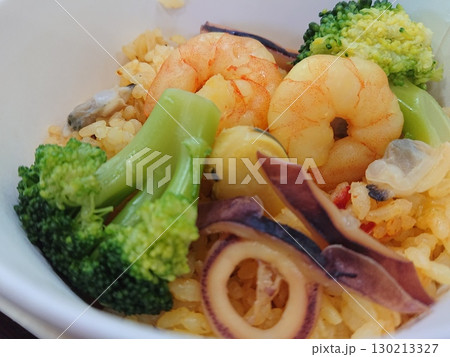 エビとイカとブロッコリーのパエリア エビとイカとブロッコリーのパエリア 130213327