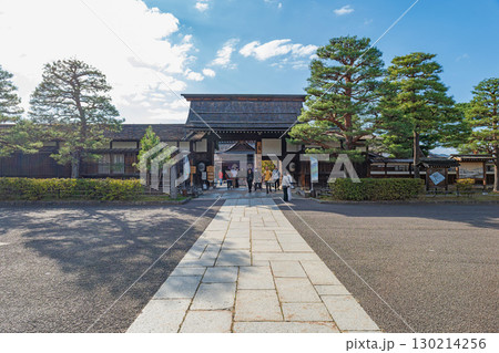 飛騨高山 高山陣屋 表門の風景 130214256