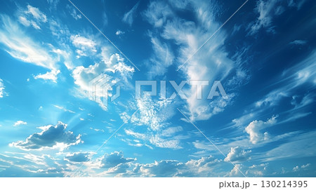 藍色の空と柔らかい積雲 130214395