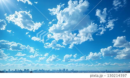 藍色の空と柔らかい積雲 130214397