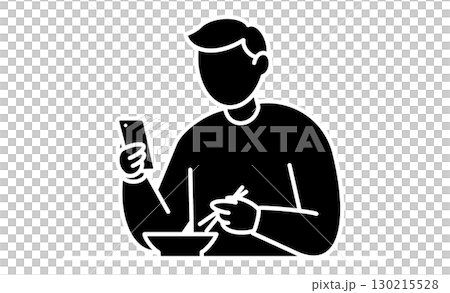 一名男子一邊吃飯一邊使用智慧型手機，一邊吃飯一邊做其他事情 130215528